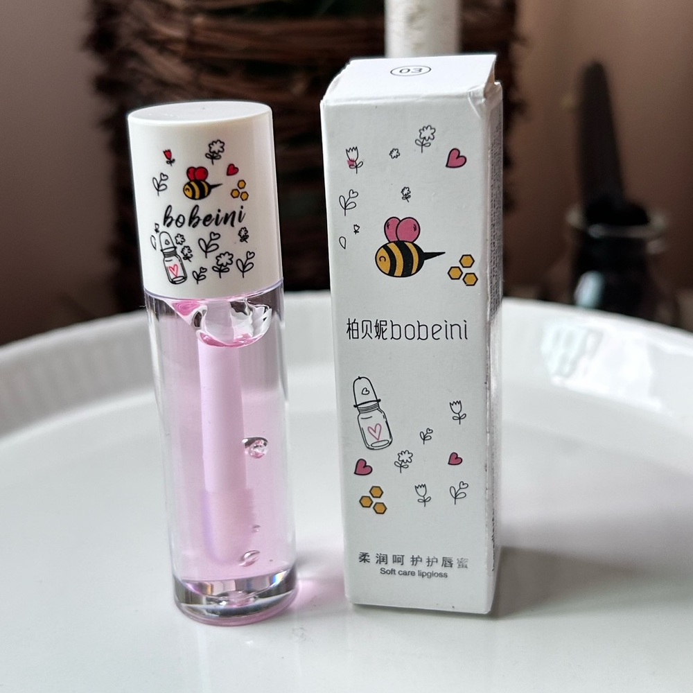 Bobeini Soft Care Lip Gloss in 03 White Peach